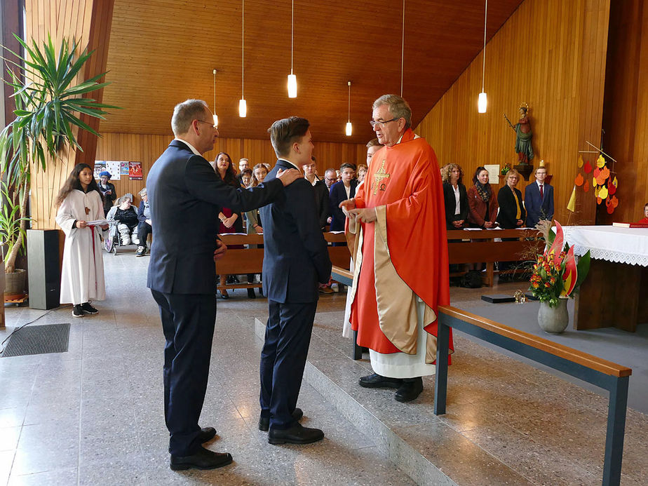 Firmung 2019 in Naumburg (Foto: Karl-Franz Thiede)